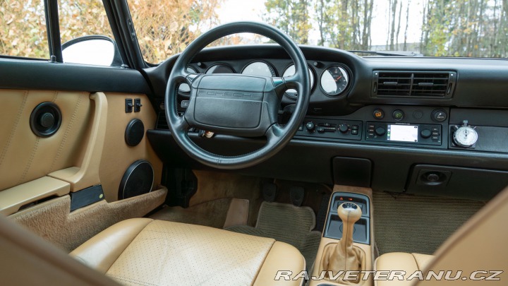 Porsche 911 Carrera 1990