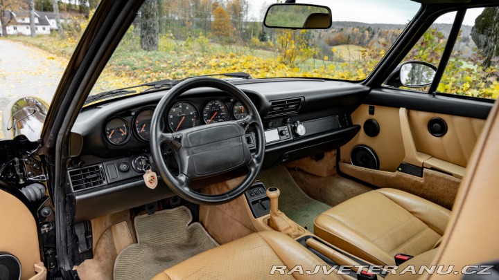 Porsche 911 Carrera 1990