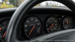 Porsche 911 Carrera 1990
