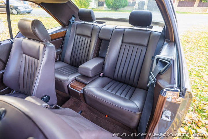Mercedes-Benz 300 CE W124 1989