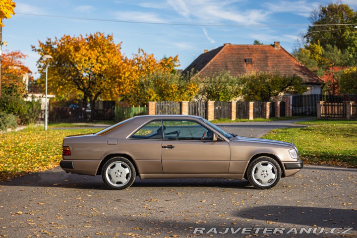 Mercedes-Benz 300 CE W124 1989