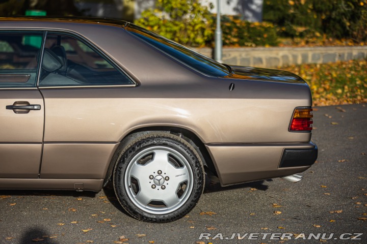 Mercedes-Benz 300 CE W124 1989