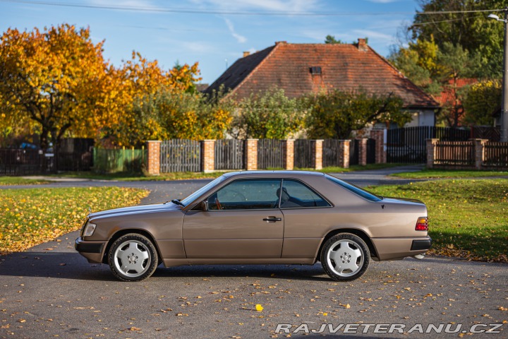 Mercedes-Benz 300 CE W124 1989
