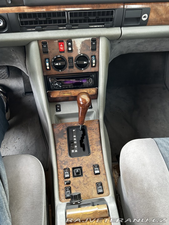 Mercedes-Benz S W126 300 SE 1989