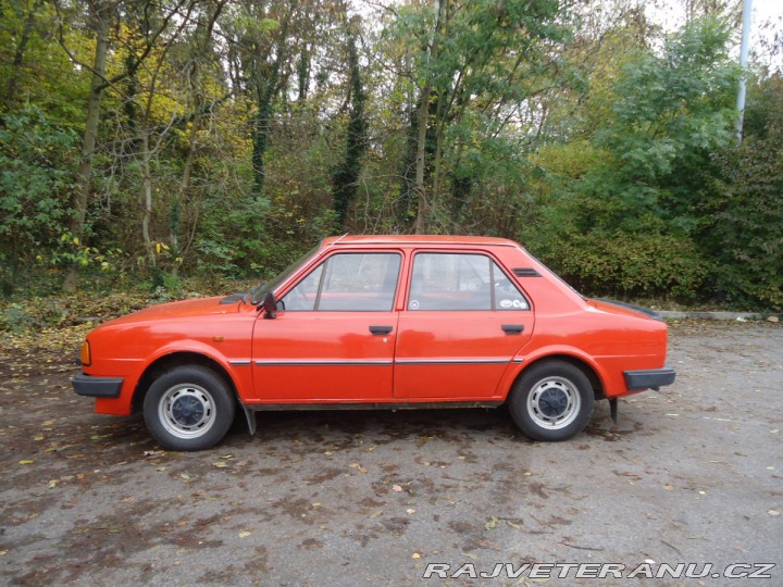 Škoda 105 1989