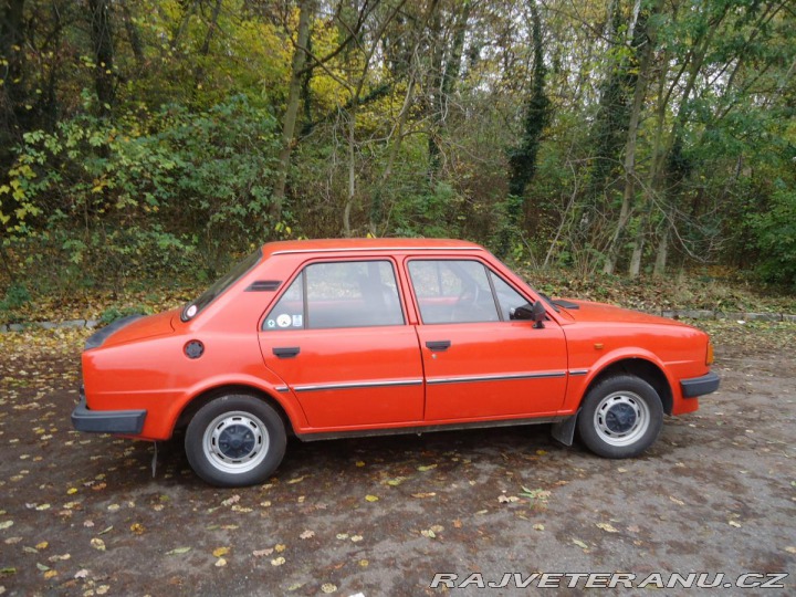 Škoda 105 1989