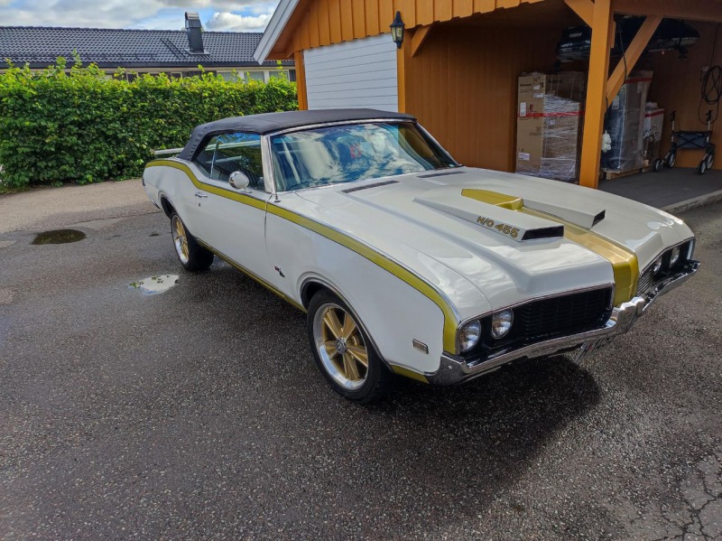 Oldsmobile Cutlass 