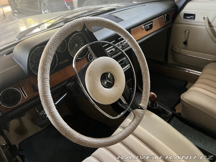 Mercedes-Benz 280 114 C280 1975