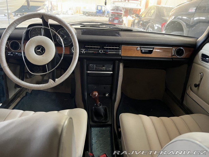Mercedes-Benz 280 114 C280 1975