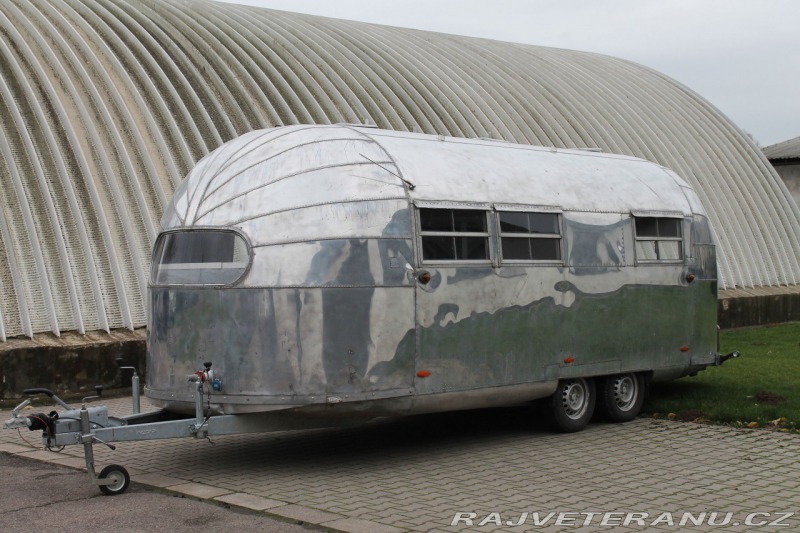 Ostatní značky Ostatní modely Airstream Liner 22"
