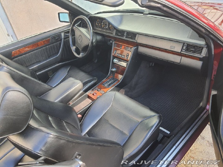 Mercedes-Benz 300 300-24CE 1992