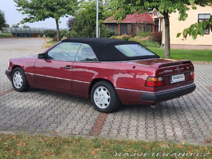 Mercedes-Benz 300 300-24CE 1992