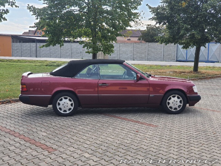 Mercedes-Benz 300 300-24CE 1992