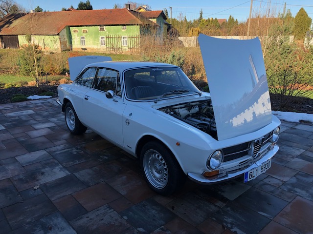Alfa Romeo GT 1300 Junior