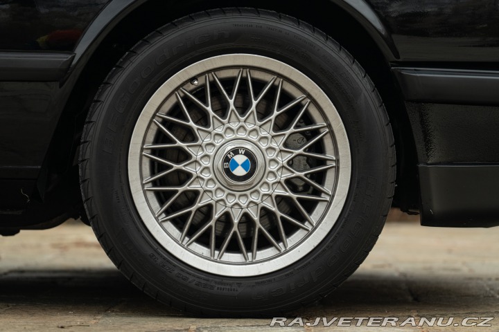 BMW M5 1988 BMW M5 E28 1988