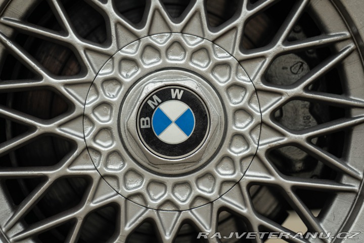 BMW M5 1988 BMW M5 E28 1988