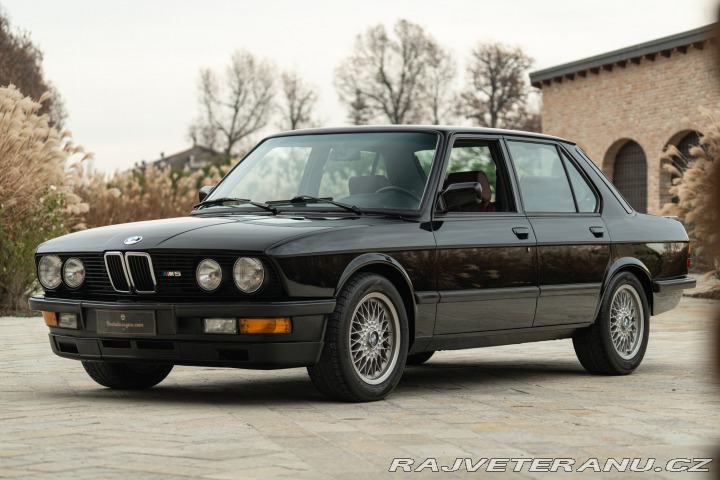 BMW M5 1988 BMW M5 E28 1988