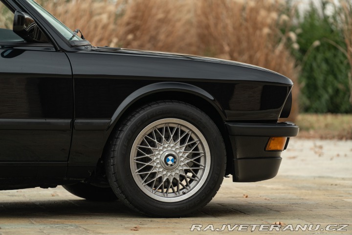 BMW M5 1988 BMW M5 E28 1988