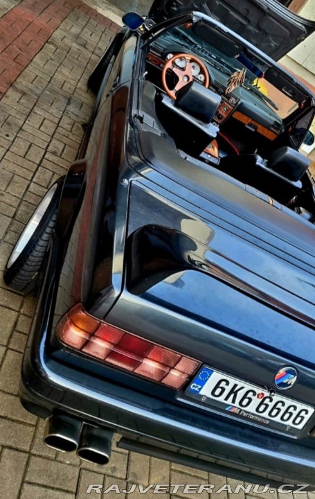 BMW 3 E30 325i 1986