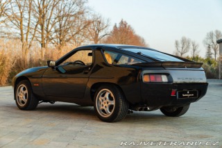 Porsche 928 1985