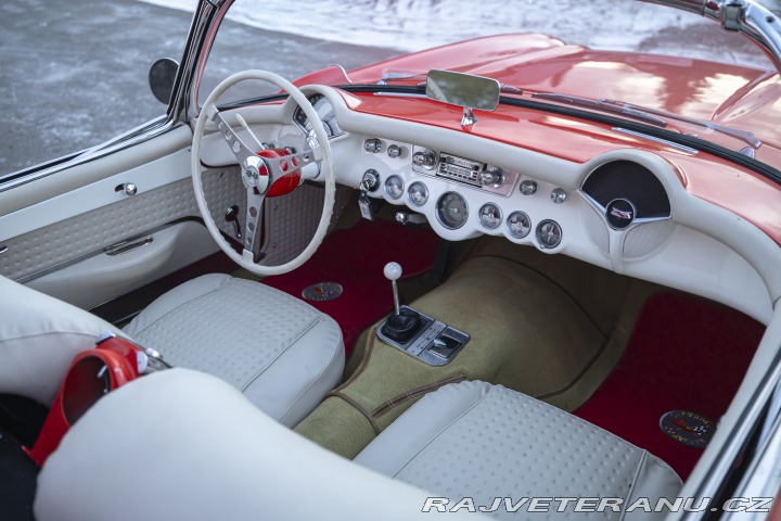 Chevrolet Corvette C1 283 cu in (4.6 L) 1957