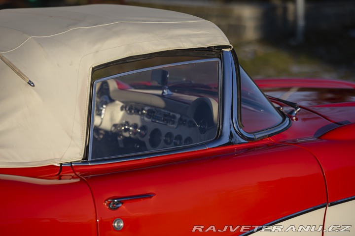 Chevrolet Corvette C1 283 cu in (4.6 L) 1957
