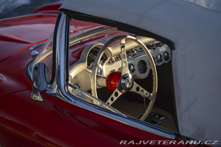 Chevrolet Corvette C1 283 cu in (4.6 L) 1957