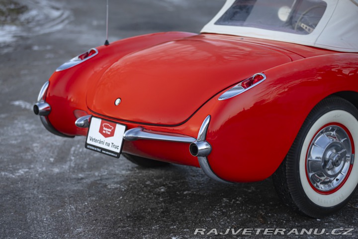 Chevrolet Corvette C1 283 cu in (4.6 L) 1957