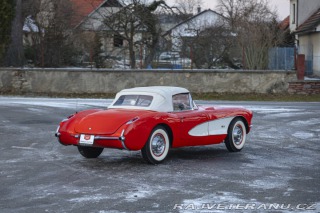 Chevrolet Corvette C1 283 cu in (4.6 L) 1957