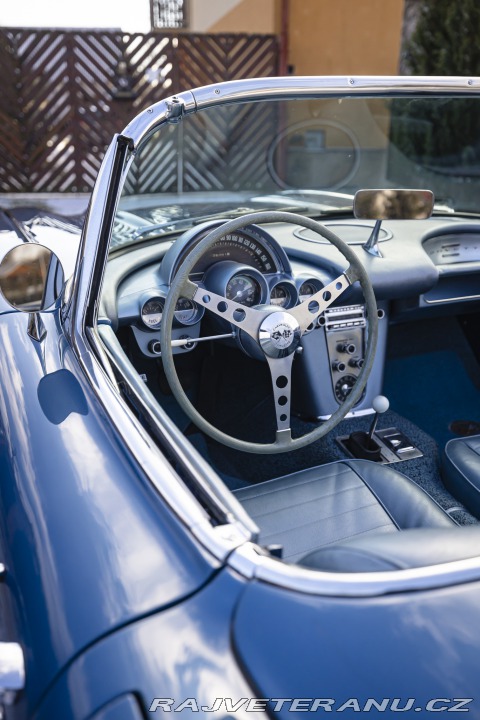 Chevrolet Corvette C1 283 cu in (4.6 L) 1960