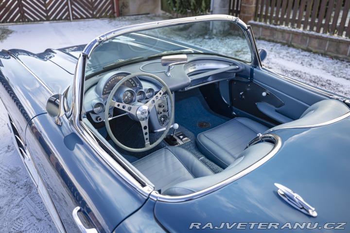 Chevrolet Corvette C1 283 cu in (4.6 L) 1960
