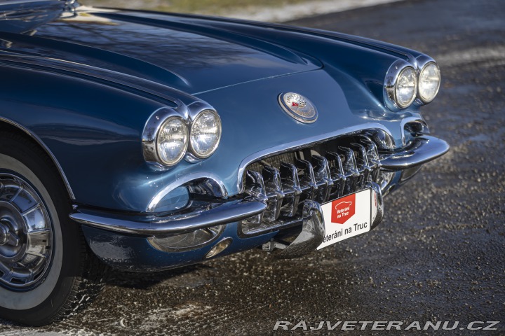 Chevrolet Corvette C1 283 cu in (4.6 L) 1960