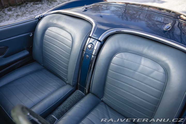 Chevrolet Corvette C1 283 cu in (4.6 L) 1960