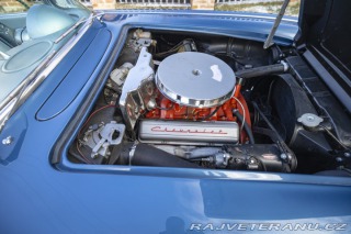 Chevrolet Corvette C1 283 cu in (4.6 L) 1960