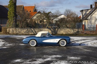 Chevrolet Corvette C1 283 cu in (4.6 L) 1960