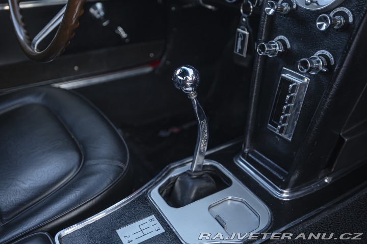 Chevrolet Corvette C2 327 cu in (5.4 L) 1964