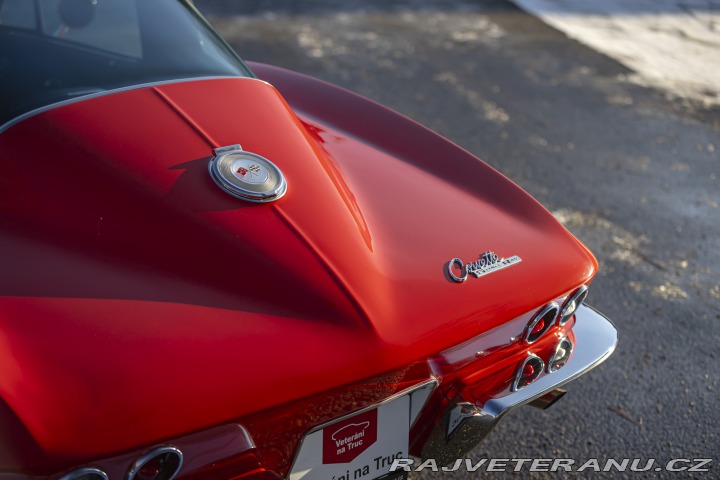 Chevrolet Corvette C2 327 cu in (5.4 L) 1964