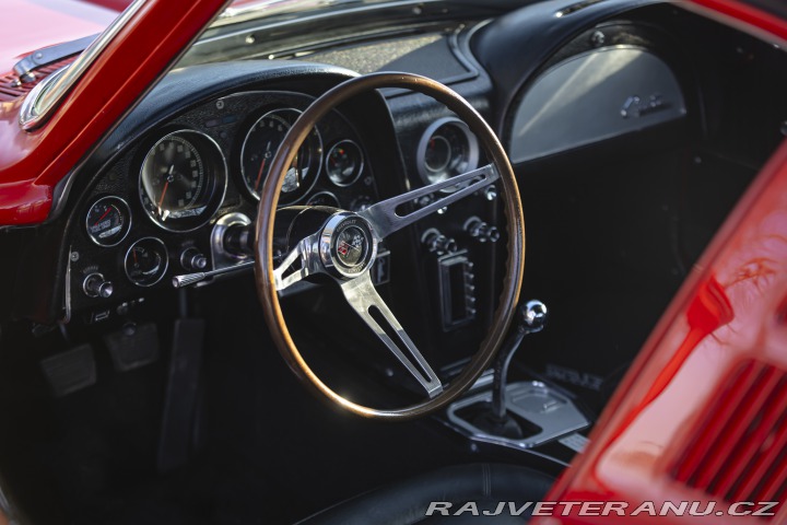 Chevrolet Corvette C2 327 cu in (5.4 L) 1964