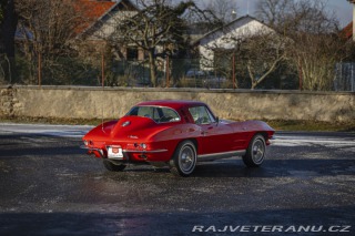 Chevrolet Corvette C2 327 cu in (5.4 L) 1964