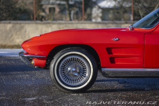 Chevrolet Corvette C2 327 cu in (5.4 L) 1964