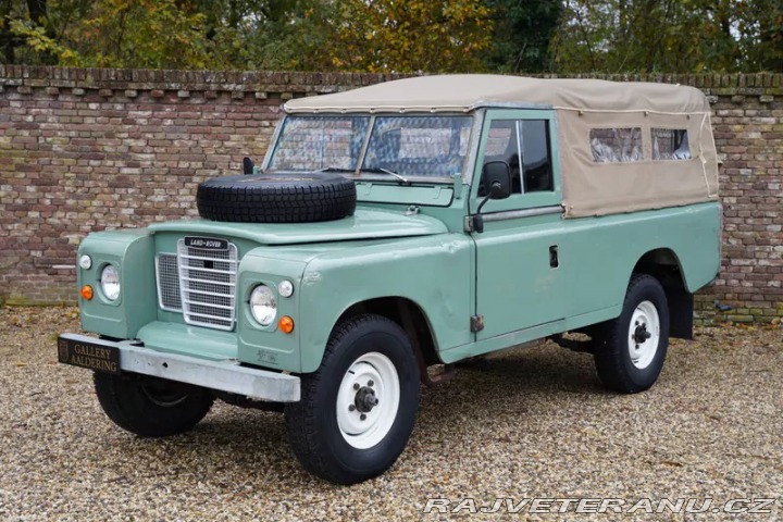 Land Rover Serie III 109 soft top 1978