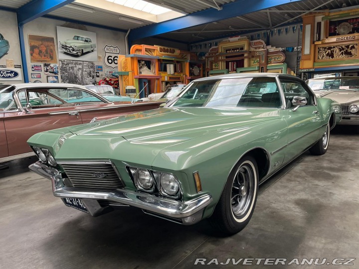 Buick Riviera 1800