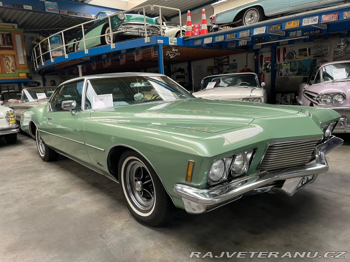 Buick Riviera 1800