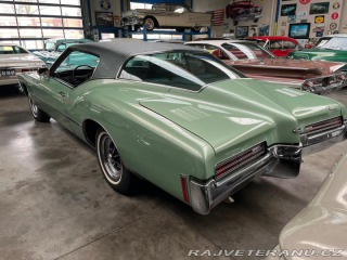 Buick Riviera 1800
