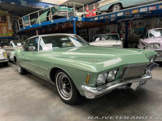 Buick Riviera 1800