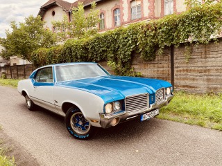 Oldsmobile Cutlass 