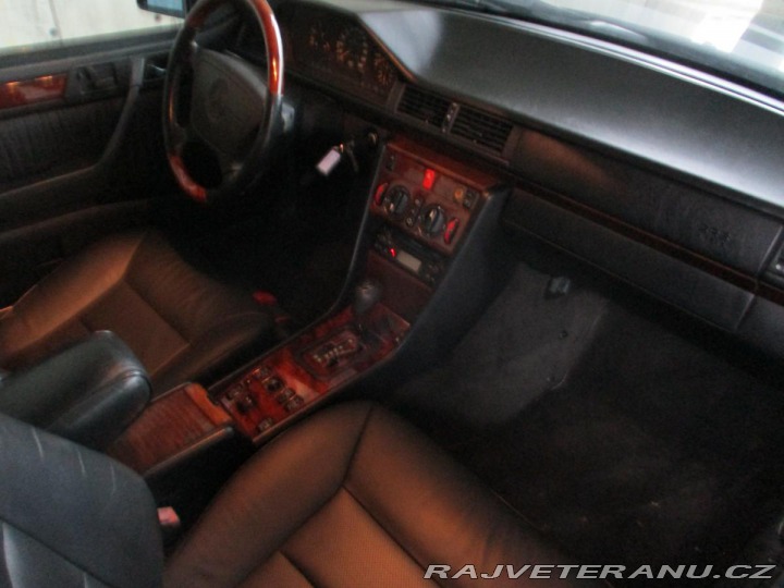 Mercedes-Benz 320 124 E320 Cabrio Automat, 1994