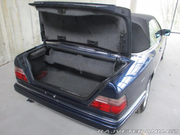 Mercedes-Benz 320 124 E320 Cabrio Automat, 1994