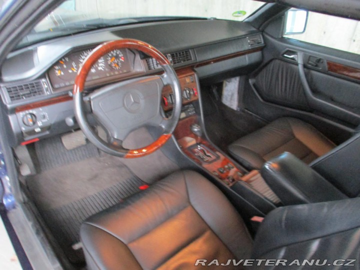 Mercedes-Benz 320 124 E320 Cabrio Automat, 1994