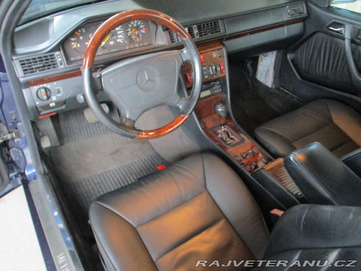 Mercedes-Benz 320 124 E320 Cabrio Automat, 1994
